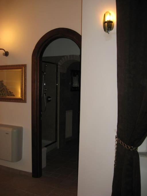Vivilo Collection - Opera Teather Apartment - Very Central ローマ エクステリア 写真