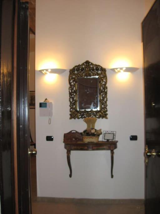 Vivilo Collection - Opera Teather Apartment - Very Central ローマ エクステリア 写真